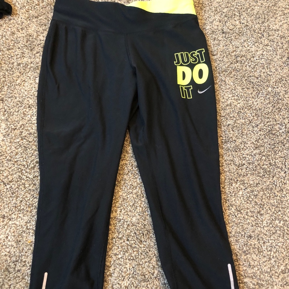 Nike dri fit leggings with pocket